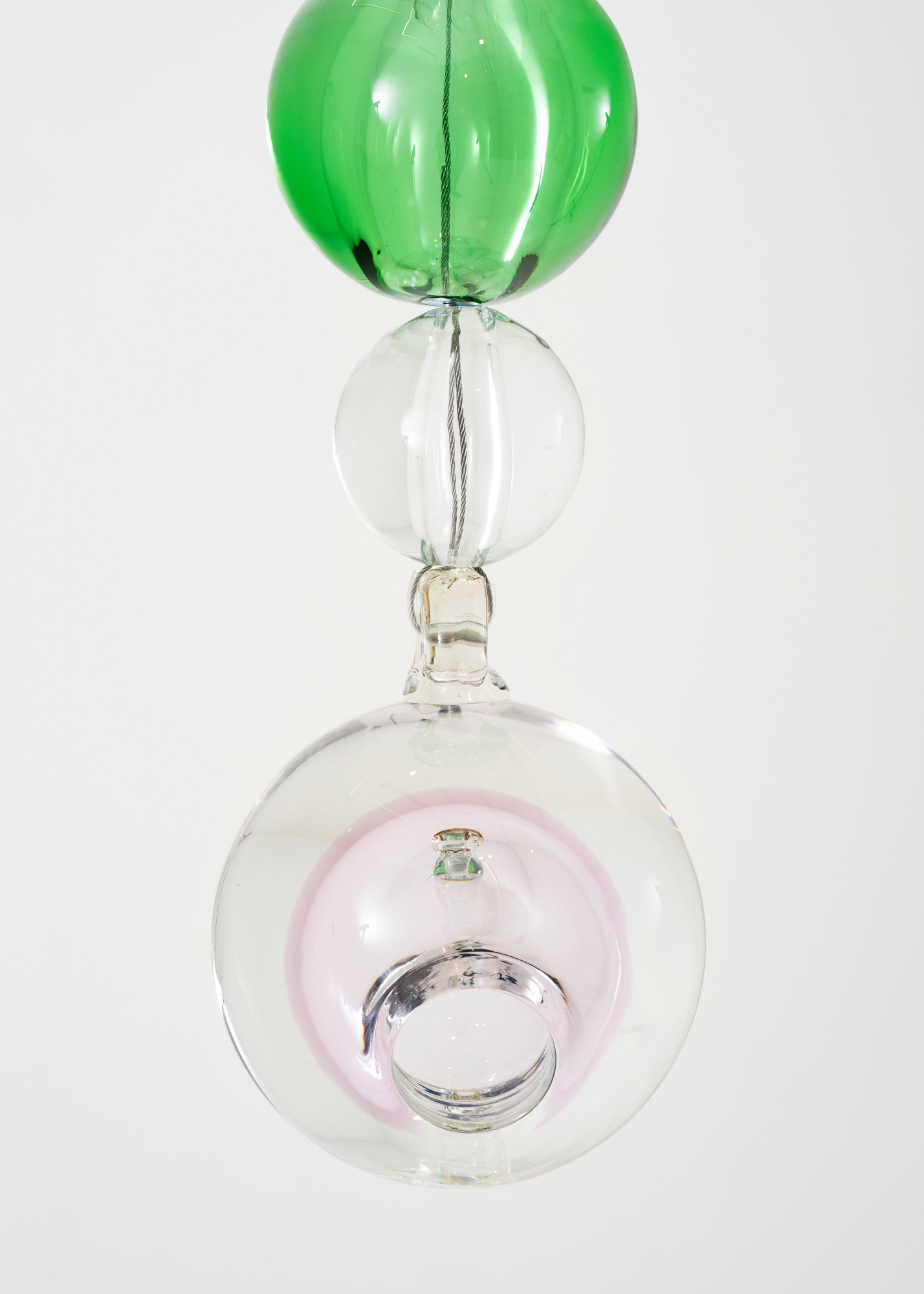 Amant Suspendu cristal, rose et vert, 2024