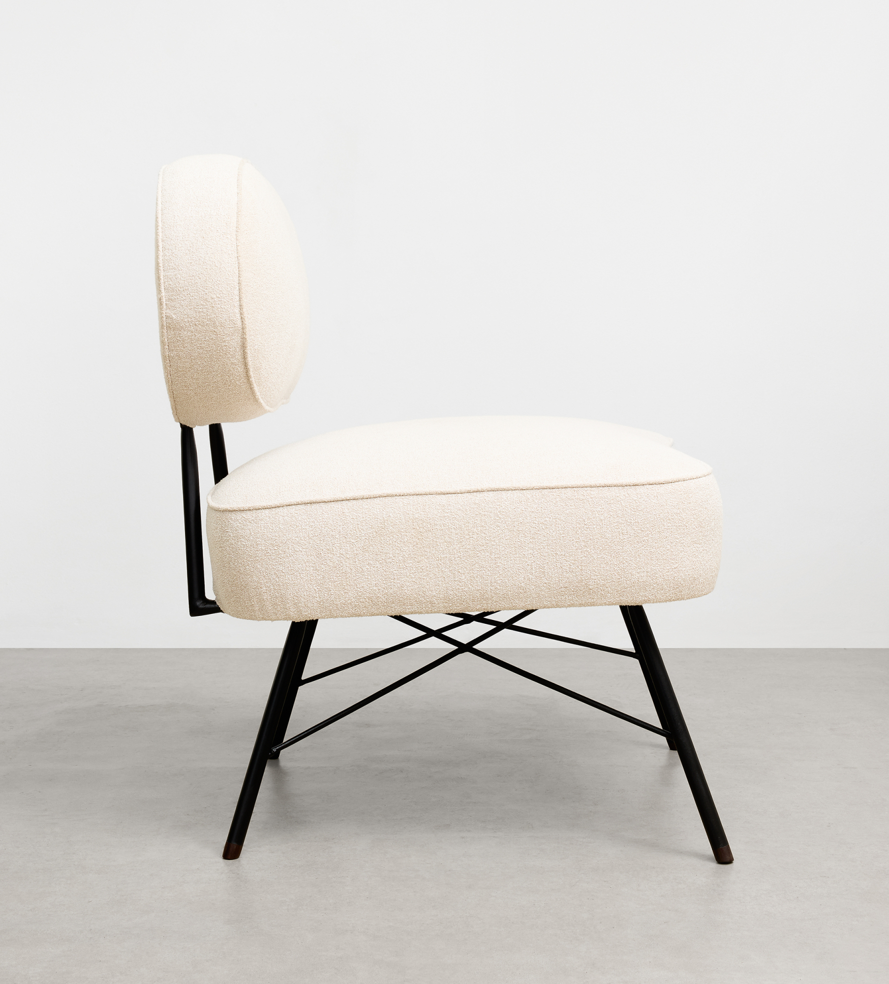 Poltrona em Ferro Esmaltado com Encosto Oval, ca. 1960