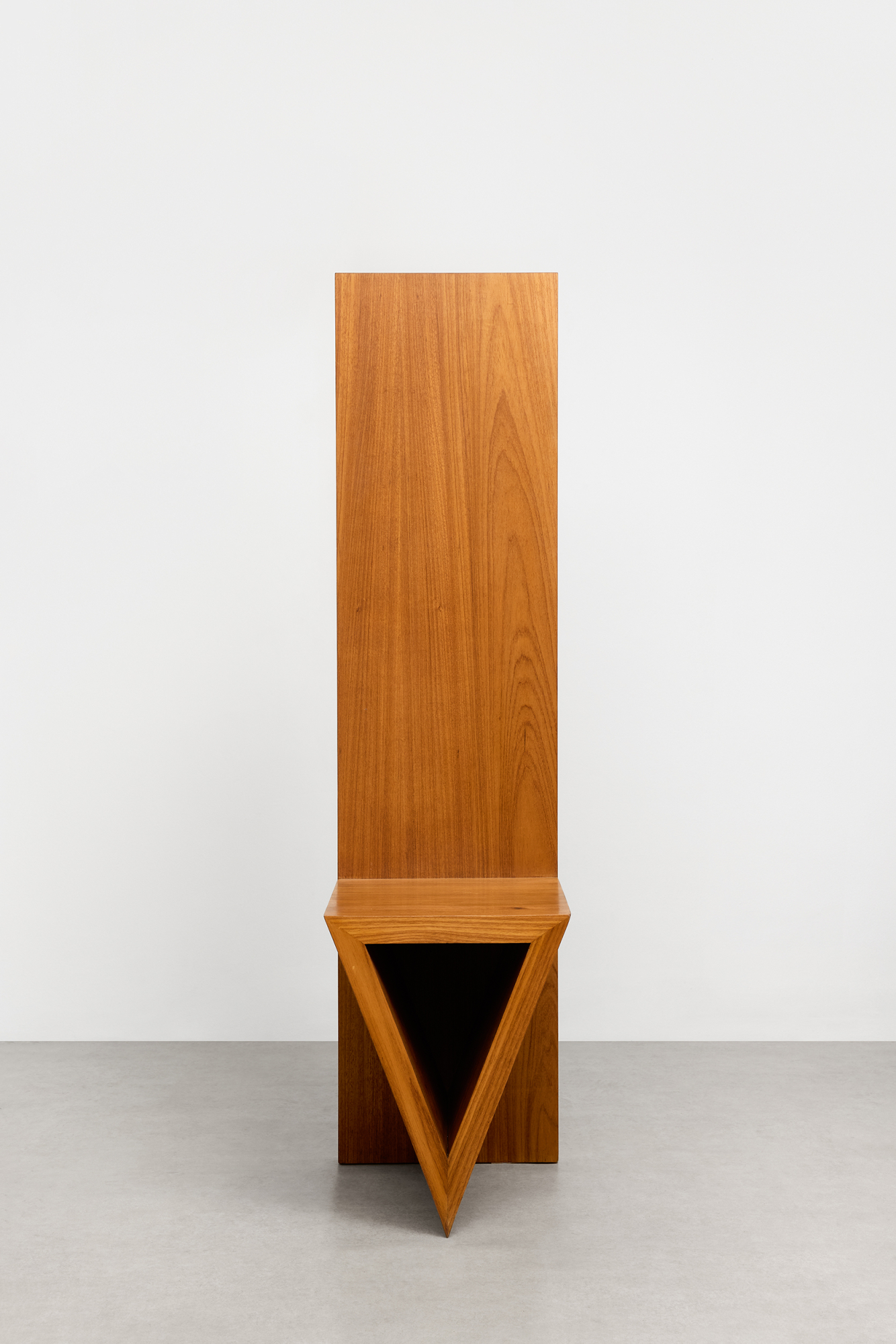 Aurelio Martinez Flores | Cadeira com Base Triangular, 1975